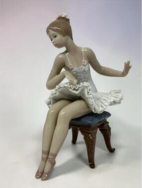 Lladro Ballerina Recital Figurine
